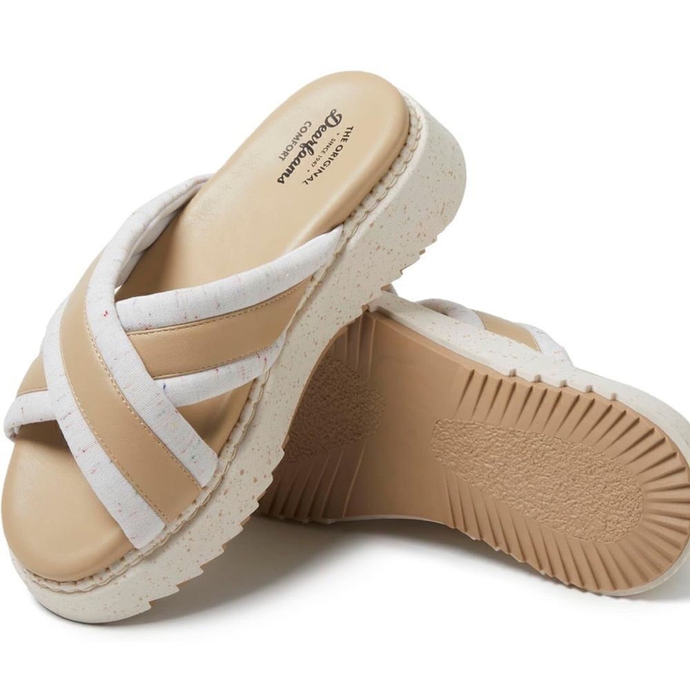 Dearfoams Tan and White Women's Sandals